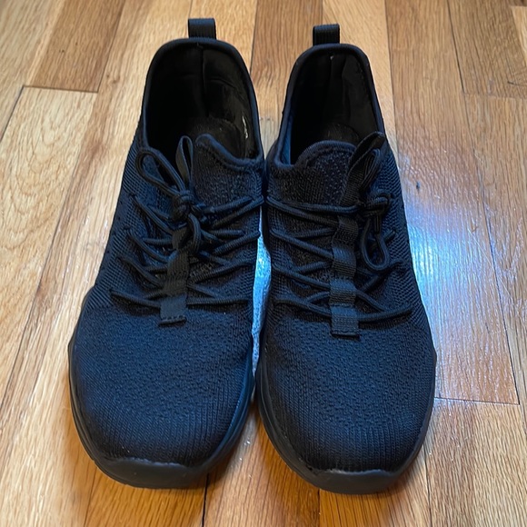 MX-07 Shoes - black lace up sneakers size 7.5 NWOT